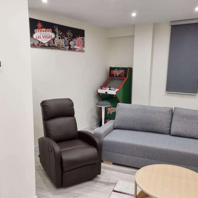 Soho Boutique Tioda, Totalmente Reformado Junto A Las Estaciones, Wifi Apartment Oviedo Exterior photo